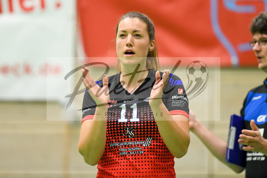 VCOBWA20211106_069 | Volleyball, Frauen:   bei dem Spiel der 3. Liga West zwischen VC Osnabrueck und SV BW Aasee in der Schlosswallhalle am 06.11.2021 in Osnabrueck, Deutschland. - Realisiert mit Pictrs.com