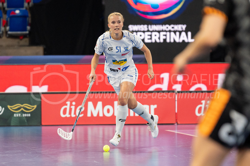 Piranha Chur vs Kloten-Dietlikon Jets - 23. April 2022 | Piranha Chur vs Kloten-Dietlikon Jets
Stimo Arena, Kloten
#51 Sereina Zwissler (Kloten-Dietlikon Jets)
Bild: Sportfotografie Markus Aeschimann | www.markus-aeschimann.ch - Realisiert mit Pictrs.com