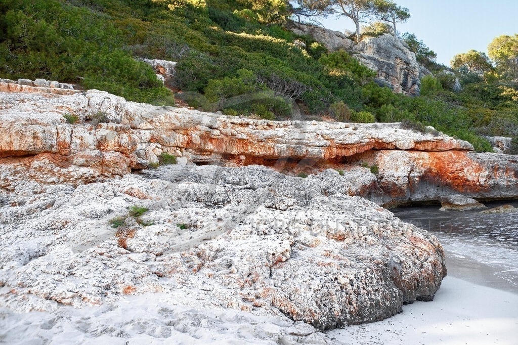 NatureArt-ROCA_5838a | Muschelfelsen formen Steine | #001 | Modell: Pola | Foto: Mike Koppold - Realisiert mit Pictrs.com