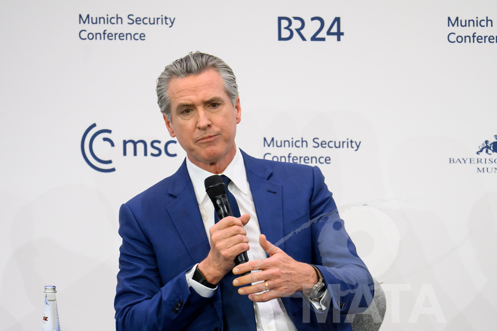 _DWA6449 | MATA IndoCon - Realisiert mit Pictrs.com