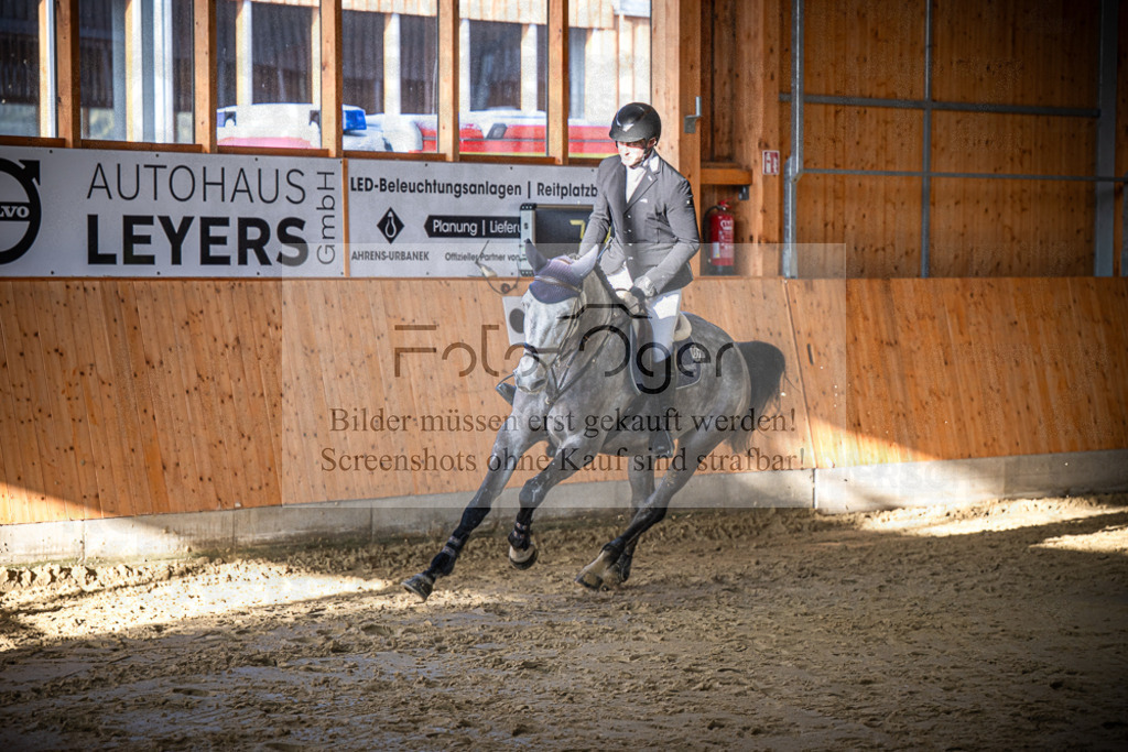 DOS_0473 | Entdecke hochwertige Reitturnierfotos von Foto Oger. Professionell, emotional und authentisch – jetzt Lieblingsmomente im Shop bestellen.Deutschlandweite Turnierfotografie. - Realisiert mit Pictrs.com