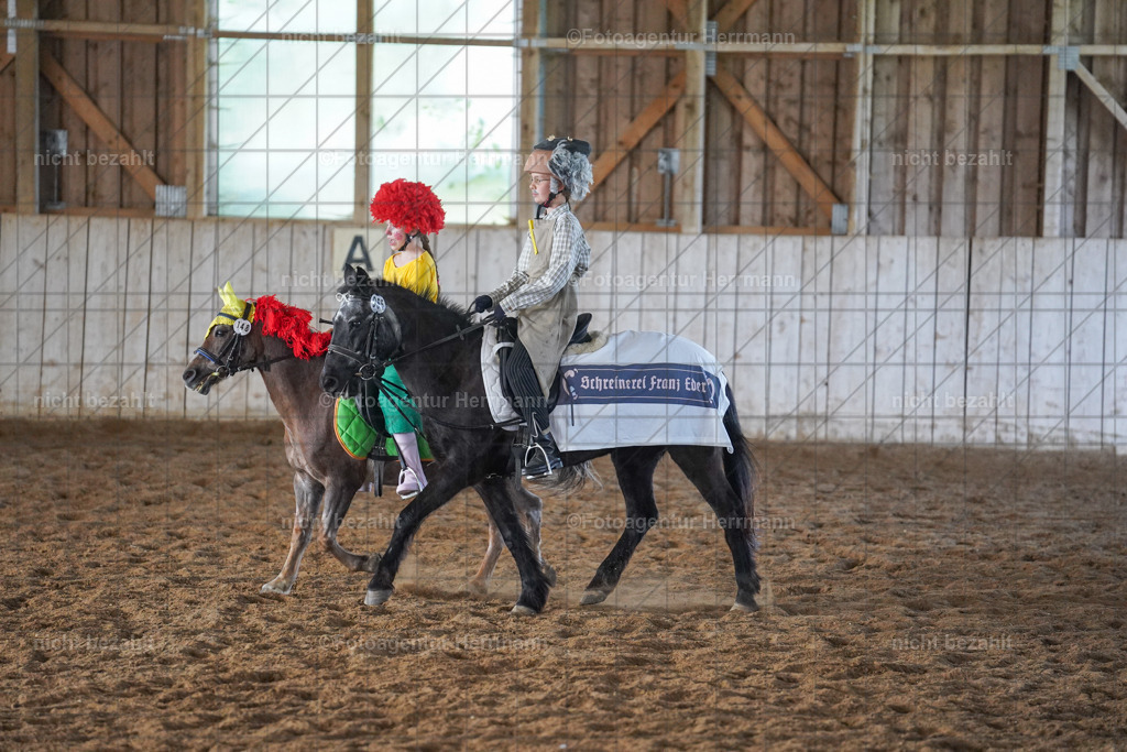 20230917-FAH09780 | Landsberg am Lech, 2023, Kaufbeuren, Kempten, Allgäu, Turnierfotografen Bayern, Fotoagentur Herrmann, Turnierbilder, Reitsport Fotos, Pferdefotograf, Augsburg, Bad Tölz, Dachau, Karlsfeld, Memmingen, Buchloe, Schwabmünchen