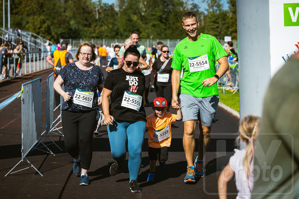 16. Hoywoj-CityLauf im Sportforum Hoyerswerda - 16.09.2023 | 555m Wohnungsgesellschaft-Familien-Flitzer-Lauf - Realisiert mit Pictrs.com
