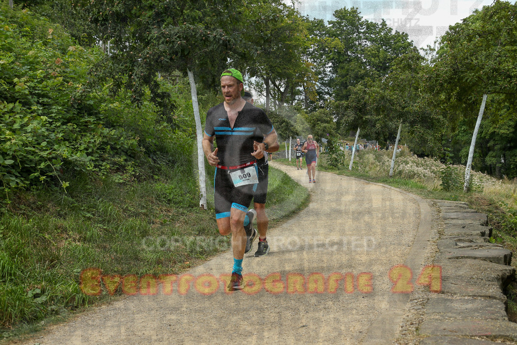 250824_1346_EX1_3605 | Sportfotografie im Rhein-Sieg Kreis, Köln, Bonn, NRW, Rheinland Pfalz, Hessen, etc. Unser Tätigkeitsfeld umfasst den Laufsport vom Volkslauf über den Marathon, Duathlon, Triathon bis zum Ultralauf wie Kölnpfad Ultra oder Schindertrail.