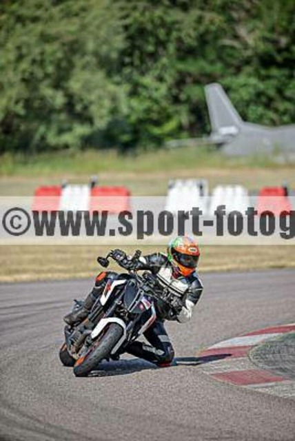 pube0968 | Professionelle Fotos von Sportveranstaltungen, aber auch Hochzeiten und anderen Events. - Realisiert mit Pictrs.com