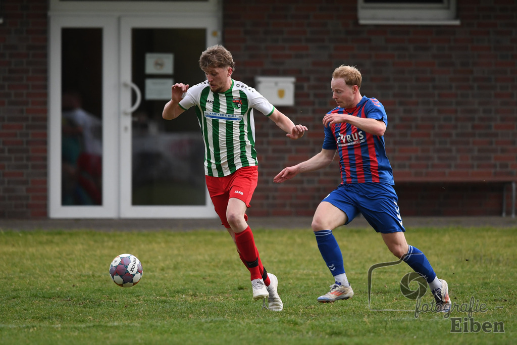 TuS Ofen-SG FriPe | Herren 1. Kreisklasse Süd, Jade-Weser-Hunte; TuS Ofen (blau)-SG FriPe (weiß) am 28.05.2025; in Ofen (), Photo: Philip Eiben 2025 - Realisiert mit Pictrs.com