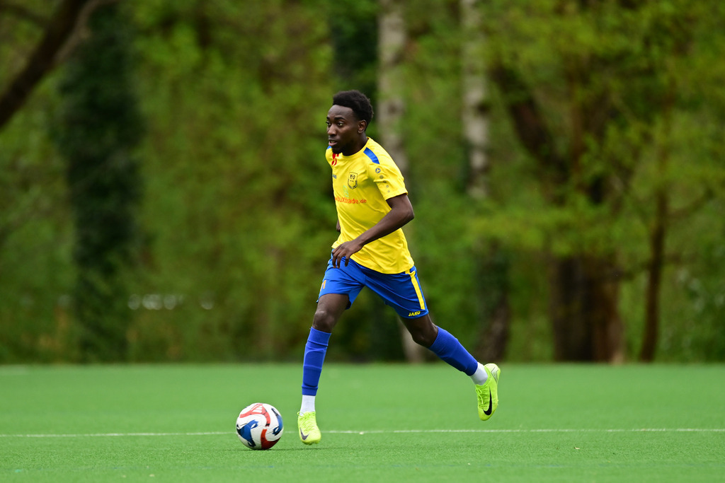 Fußball I Herren I Saison 2024-2025 I Kreisliga I 28. Spieltag I FTSV Altenwerder II - Buxtehuder SV | Der Sportfotograf. - Realisiert mit Pictrs.com