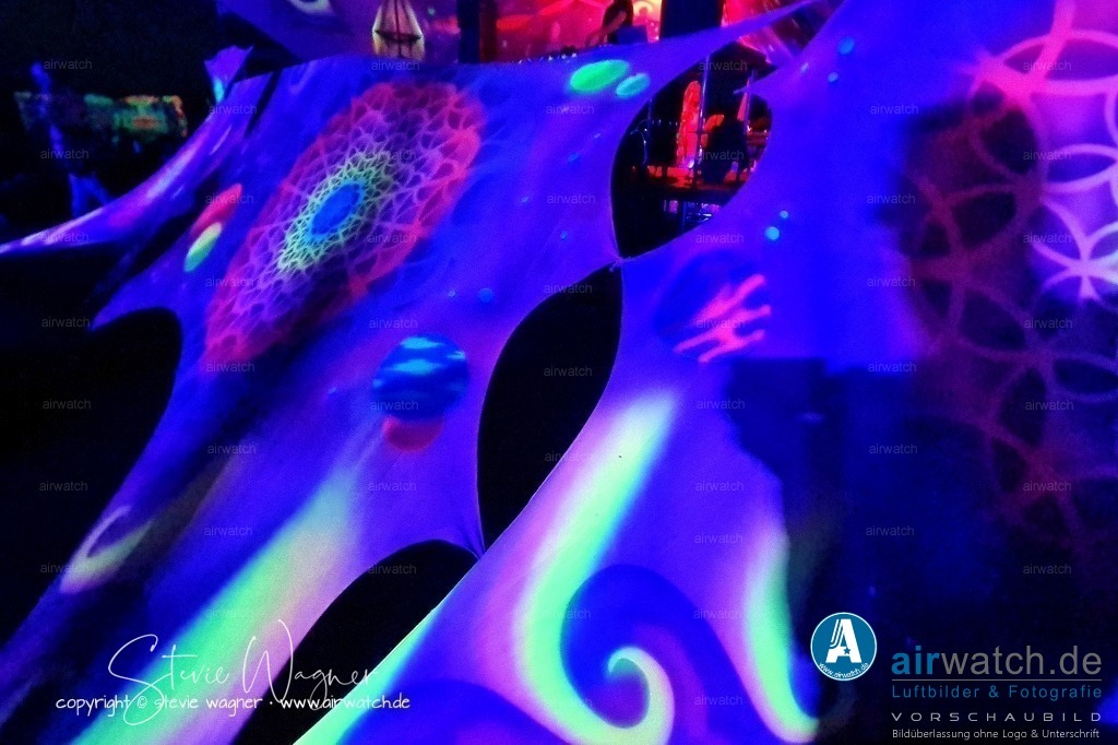 Bachblyten® Festival 2023 | Entdecken Sie atemberaubende Luftbilder und Fotografien auf airwatch.de - Tauchen Sie ein in eine Welt voller faszinierender Aufnahmen aus der Vogelperspektive.