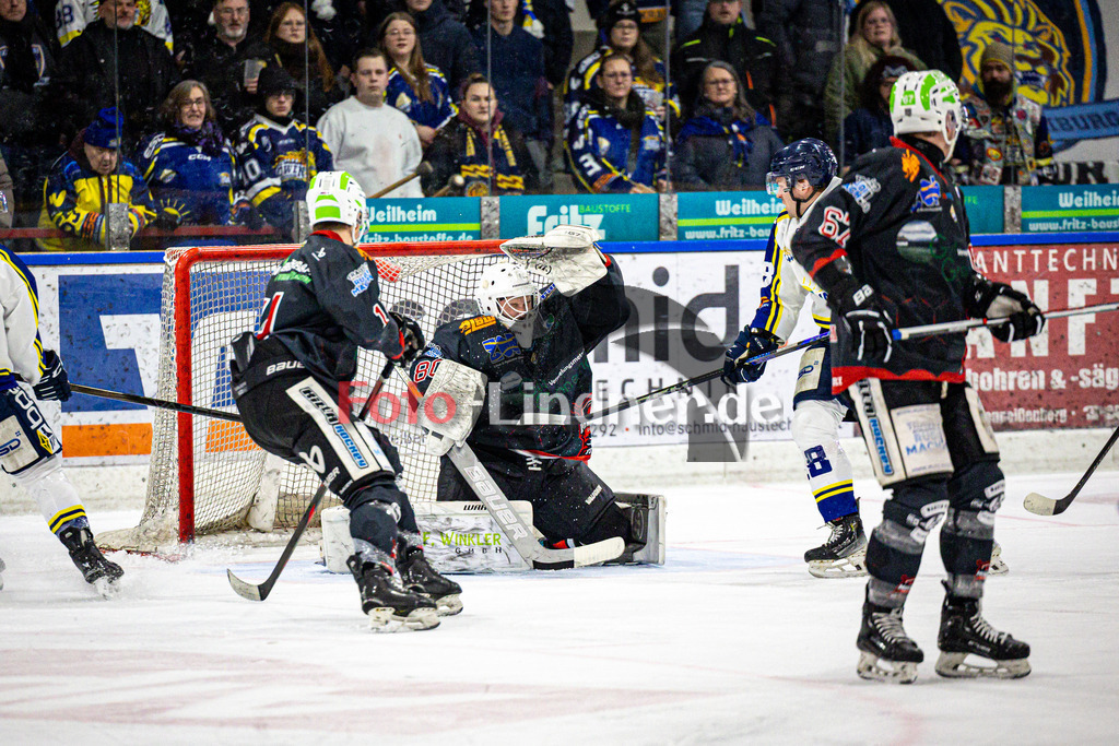 Peißenberg MINERS gegen EHC Waldkraiburg LÖWEN | Eishockey Bayernliga 2025/26 Pre-Playoff Spiel 2, Peißenberg MINERS gegen EHC Waldkraiburg LÖWEN, 20260201,Xaver NAGEL (MINERS Goali 80) in Aktion,2026-02-01 in Peißenberg (flatbuy Arena Peißenberg), Xaver NAGEL (MINERS Goali 80)Copyright: WolfgangxLindner www.foto-lindner.de