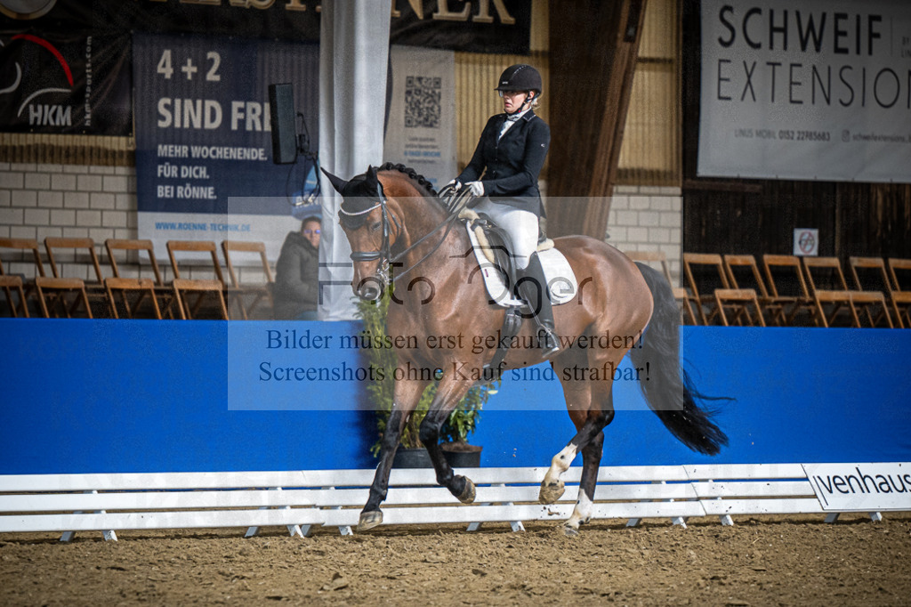 DOS_1923 | Entdecke hochwertige Reitturnierfotos von Foto Oger. Professionell, emotional und authentisch – jetzt Lieblingsmomente im Shop bestellen.Deutschlandweite Turnierfotografie. - Realisiert mit Pictrs.com