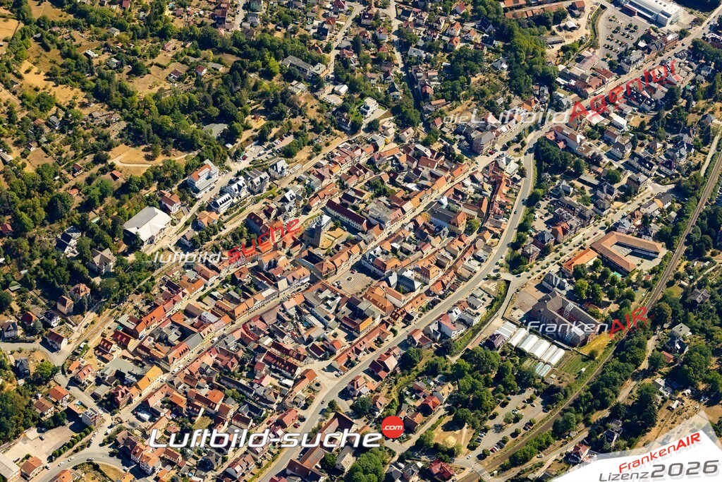 Das Luftbild der Stadt Bad Blankenburg wurde 2022 vom Flugzeug heraus erstellt (keine Drohnen-Aufnahmen) Aufnahmehöhe ca.450 Meter- hohe Bildauflösung und Druck-Qualität. Garantiert!