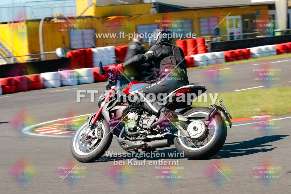 Moto-TeamOBK-21690 | Hier findet Ihr Bilder von Touristenfahrten auf der Nürburgring Nordschleife oder von anderen Veranstaltungen die ich besucht habe. Viel Spass beim Durch Schauen 