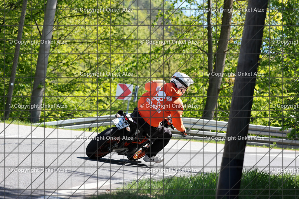 IMG_9384 | Fotograf am Kyffhäuser. Onkel Atze. Kyffhäuser Rennstrecke. Café36. Motorsportfotografie. - Realisiert mit Pictrs.com