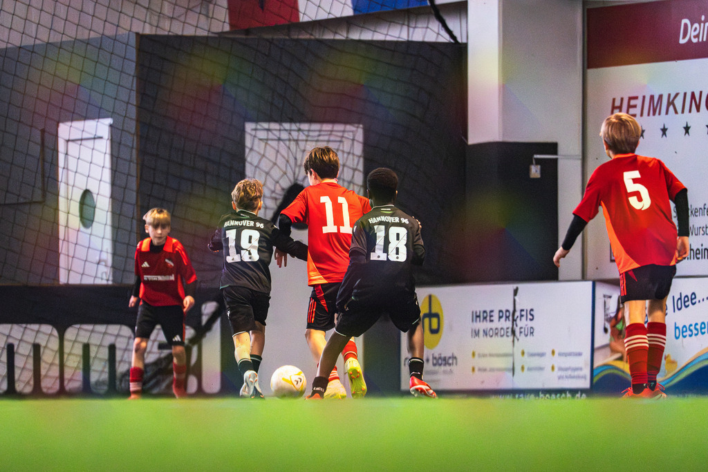 _BLR8975 | Professionelle Fußball- und Sportfotografie. Spielbilder online ansehen und kaufen – Einzelbilder oder komplette Galerien in hoher Qualität. - Realisiert mit Pictrs.com