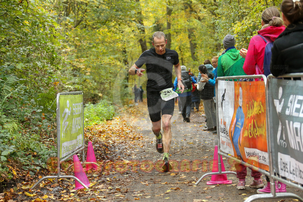 251026_1222_EX1_0203 | Sportfotografie im Rhein-Sieg Kreis, Köln, Bonn, NRW, Rheinland Pfalz, Hessen, etc. Unser Tätigkeitsfeld umfasst den Laufsport vom Volkslauf über den Marathon, Duathlon, Triathon bis zum Ultralauf wie Kölnpfad Ultra oder Schindertrail.