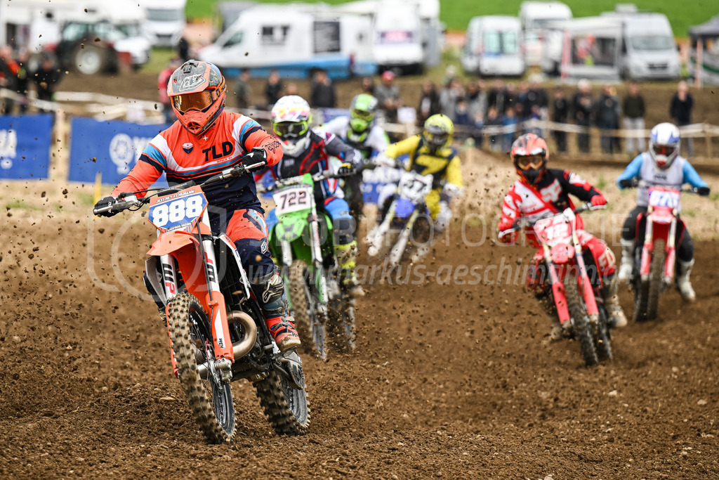 Motocross Schlatt bei Winterthur - 30. April 2023 | #888 Fehlmann Jeffrey aus Reitnau (CH) auf KTM in der Kategorie Senioren am Motocross Schlatt bei Winterthur, 30. April 2023. 
Instagram: @mx_schlatt | @mc_wila | @sam_schweiz
Bild: Sportfotografie Markus Aeschimann | www.markus-aeschimann.ch - Realisiert mit Pictrs.com