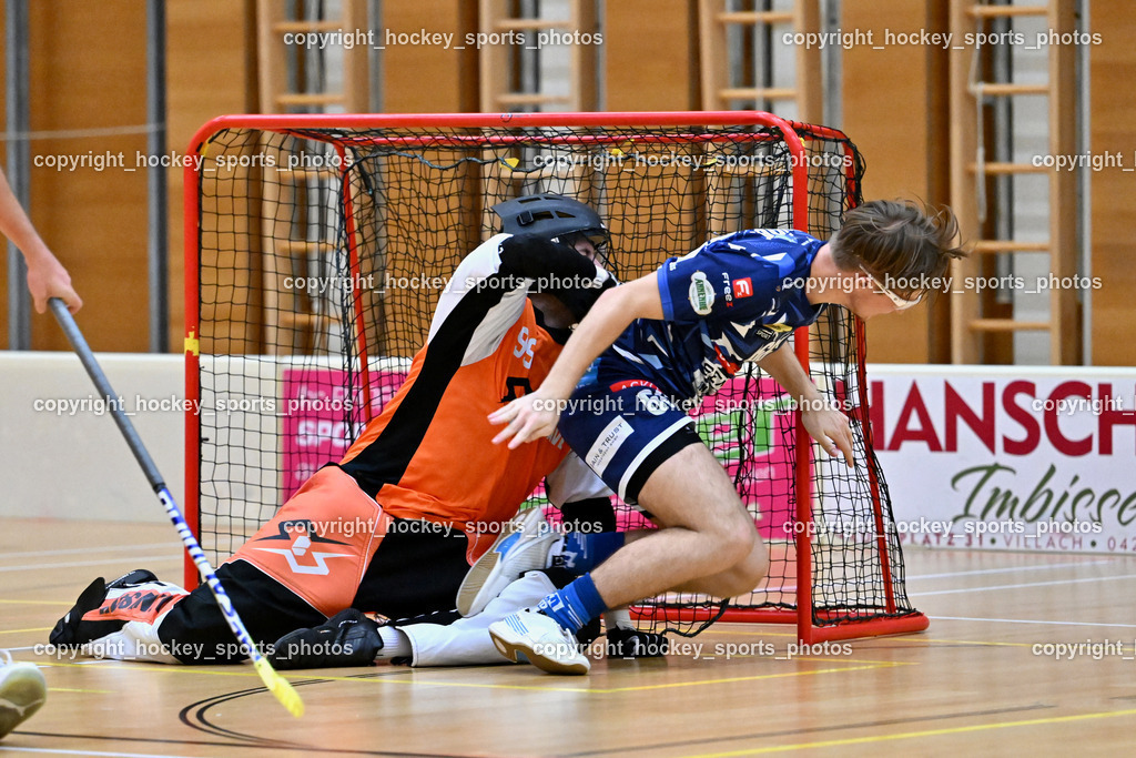 VSV Unihockey vs. SZPK Floorball | #66 Jakob Rainer VSV Unihockey, #99 Zoltán Szuri SZPK SÁROSI OPTIKA KOMÁROM, VSV Unihockey vs. SZPK Floorball, VSV Unihockey vs. SZPK Floorball am 23.11.2024 in Villach (Ballspielhalle St. Martin), Austria, (Photo by Bernd Stefan)
