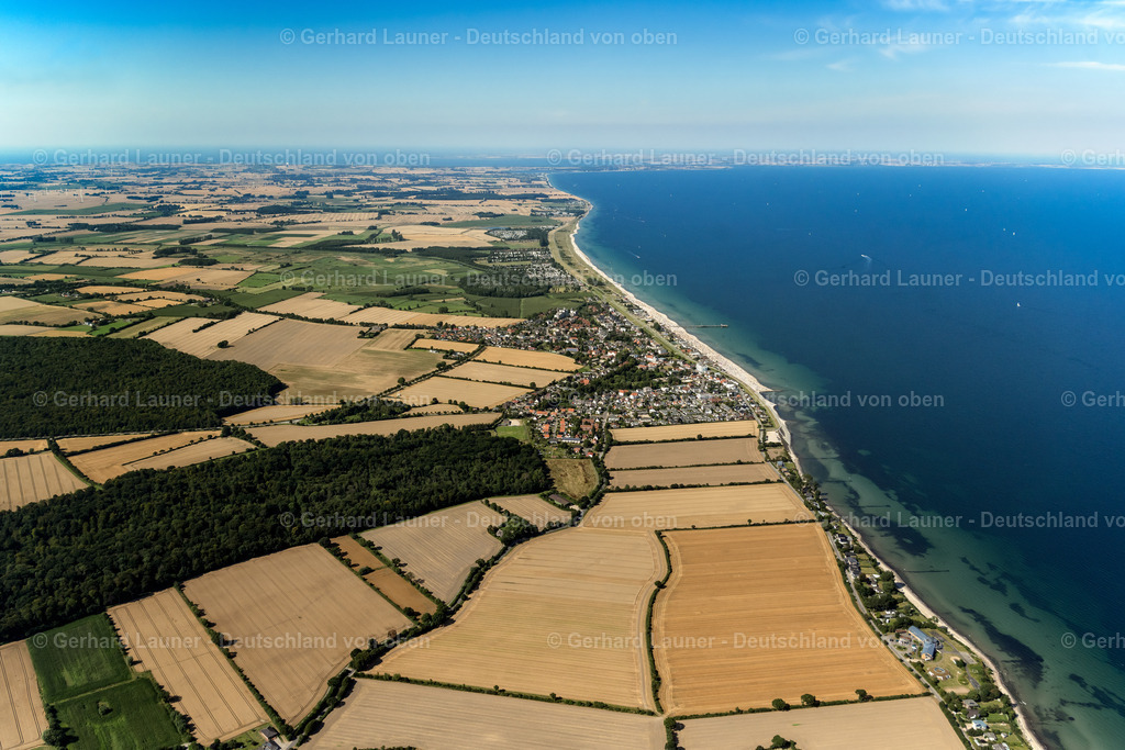 4038013 | Ostseeküste bei DAHME 07.08.2020 Dorfkern am Meeres- Küstenbereich der Ostsee mit angrenzendem Waldgebiet in Dahme im Bundesland Schleswig-Holstein, Deutschland. // Village on marine coastal area of Baltic Sea in Dahme in the state Schleswig-Holstein, Germany. Foto: Gerhard Launer