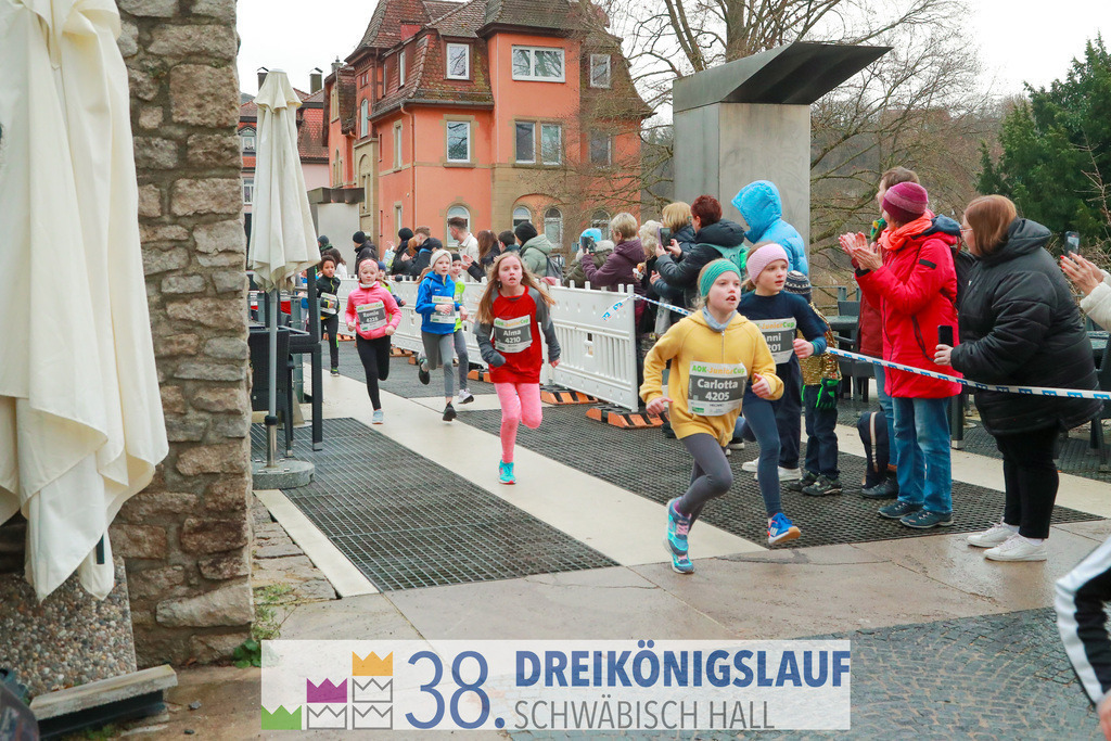 400m AOK Junior Cup | 3 Koenigslauf 2024 400m AOK Junior Cup - Realisiert mit Pictrs.com
