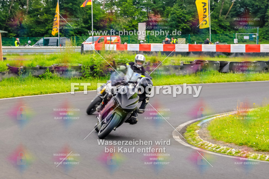 VBK-7027 | Hier findet Ihr Bilder von Touristenfahrten auf der Nürburgring Nordschleife oder von anderen Veranstaltungen die ich besucht habe. Viel Spass beim Durch Schauen 