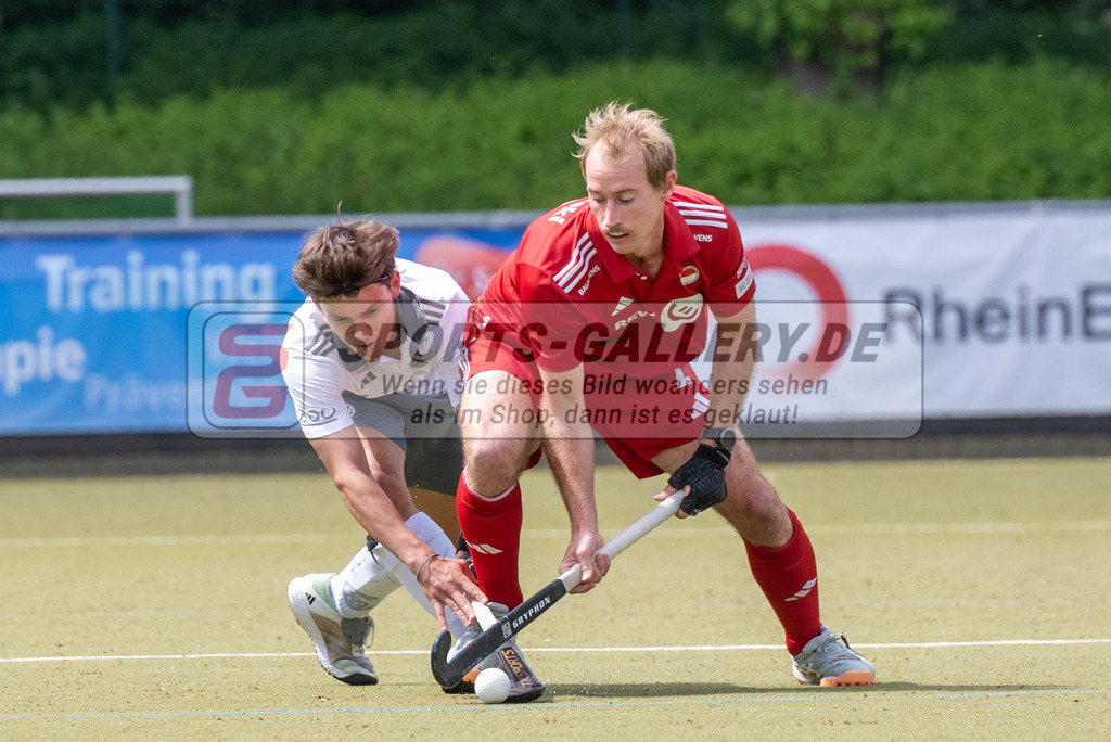SFE_20250504_0040 | Köln, Deutschland, 04.05.2025:  Hockey 1. Bundesliga Herren Rot-Weiss Köln - Münchener SC im KTHC Stadion Rot-Weiss Köln Tennis and Hockey Club am 04.05.2025 in Köln, Deutschland. (Foto von Stephan Fehrmann)Köln, Germany, 04.05.2025: Hockey 1. Bundesliga Herren Rot-Weiss Köln - Münchener SC in KTHC Stadion Rot-Weiss Köln Tennis and Hockey Club at 04.05.2025 in Köln, Deutschland. (Foto from Stephan Fehrmann)