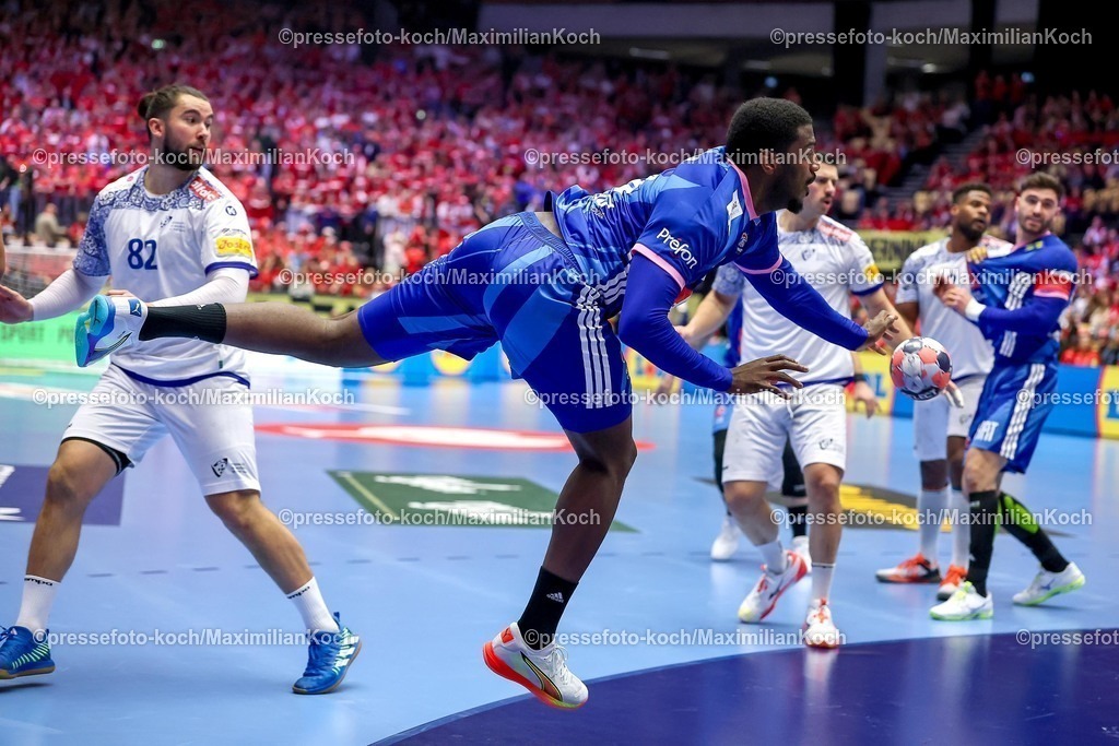 EHF24012601013 | 24.01.2026, Handball, Men's EHF EURO 2026, Frankreich - Portugal, Jyske Bank Boxen in Herning, Dänemark, Main Round:  Dika Mem (France #10)