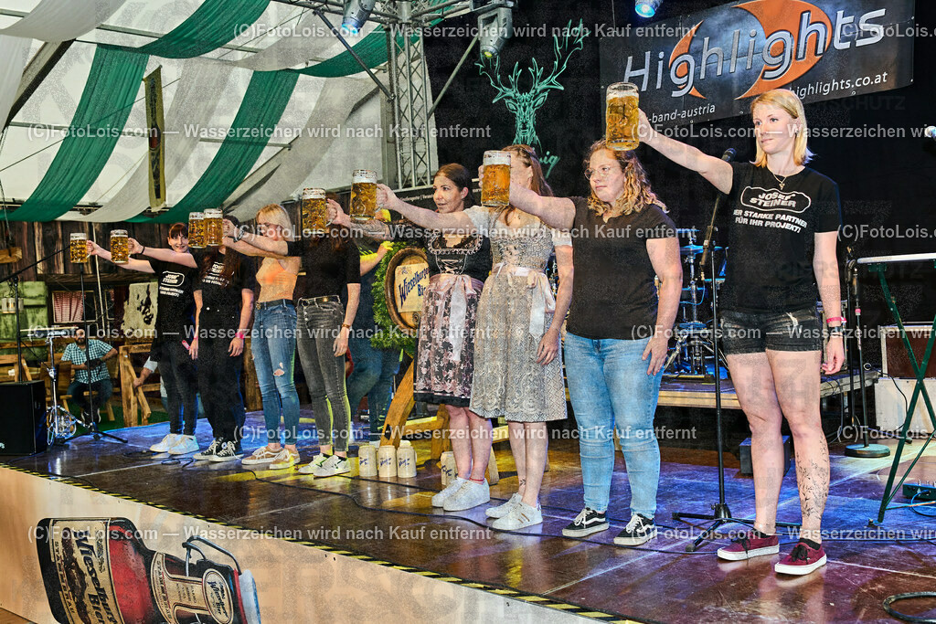 ALP5087_VOLKSFEST_Bieranstich_Starke Maedels | (C)FotoLois.com, Alois Spandl, BIERANSTICH im Festzelt beim WIESELBURGER VOLKSFEST mit den TSCHECHEN als Vorband und dem Auftritt von Die HIGHLIGHTS, Mi 28. Juni 2023.