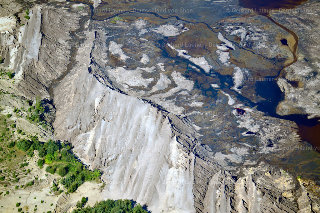 3637036 | BRAUNSBEDRA 08.09.2021 Rekultivierung der ehemaligen Tagebau - Fläche an den Uferbereichen des Sees " Geiseltalsee " in Braunsbedra im Bundesland Sachsen-Anhalt, Deutschland. // Open pit re cultivation on the shores of the lake " Geiseltalsee " in Braunsbedra in the state Saxony-Anhalt, Germany. Foto: Gerhard Launer