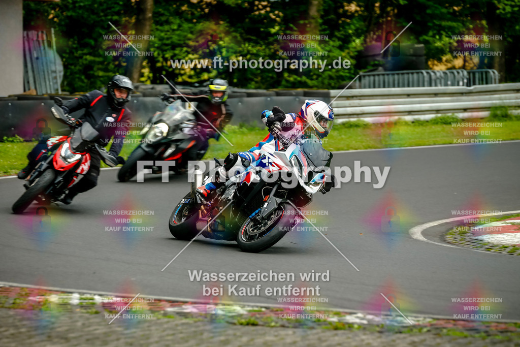 VBK-4262 | Hier findet Ihr Bilder von Touristenfahrten auf der Nürburgring Nordschleife oder von anderen Veranstaltungen die ich besucht habe. Viel Spass beim Durch Schauen 