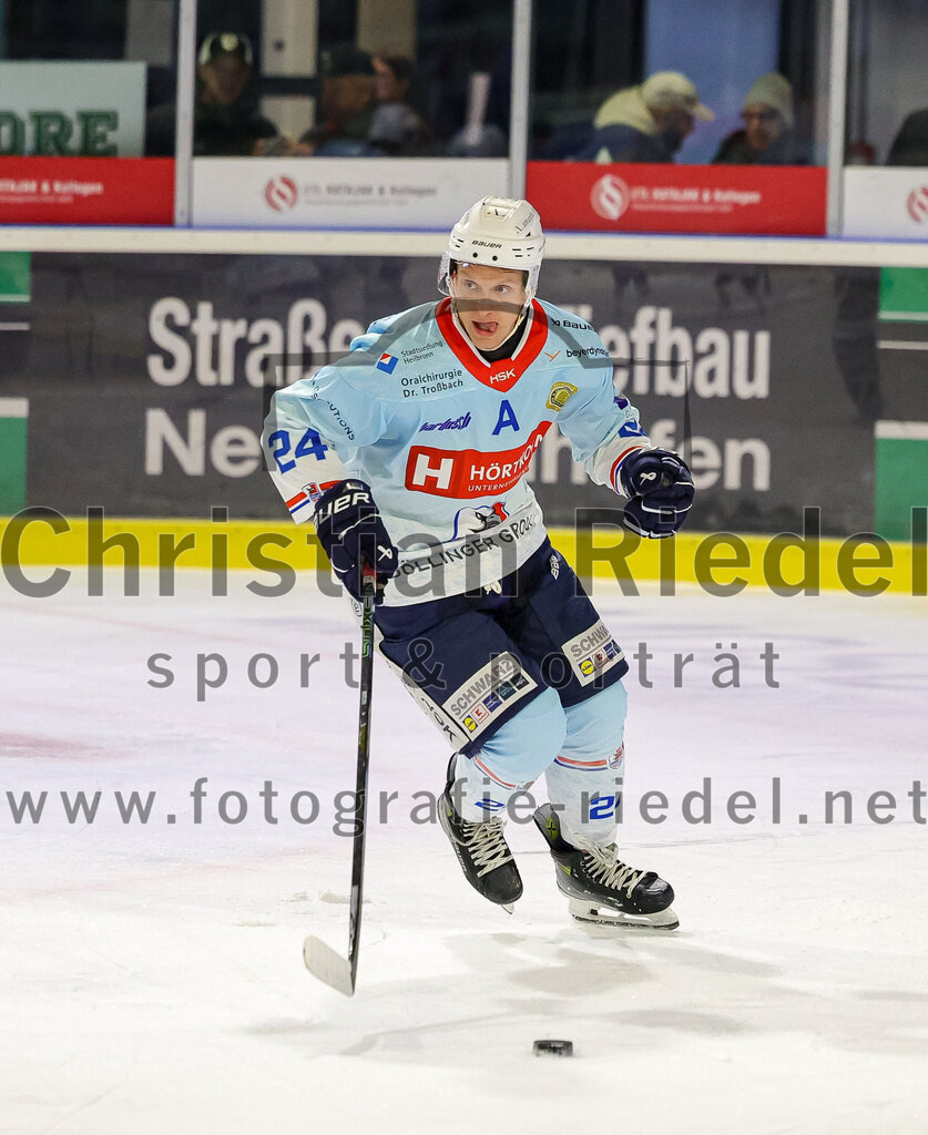 2025-10-05_112_TSV_Erding_gegen_Heilbronner_Falken | Erding, Deutschland, 05.10.2025:Eishockey, Oberliga Süd 2025 / 2026, 6. Spieltag, TSV Erding gegen Heilbronner Falken, Endergebnis: 3:1Corey Mapes (Heilbronner Falken, #24)Foto: Christian Riedel / fotografie-riedel.net