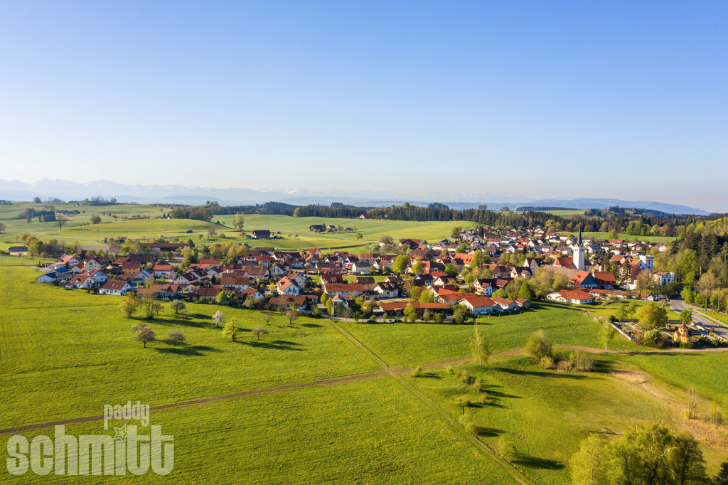 PS-Ratzenried-2026-01 | Entdecke die größte Bildgalerie der Region mit Fotografien aus dem Allgäu, der Bodenseeregion, Oberschwaben, dem Donautal und der Schwäbischen Alb. Landschaften, Luftaufnahmen und Reisefotografie als Wandbild und Fotokunst. - Realisiert mit Pictrs.com