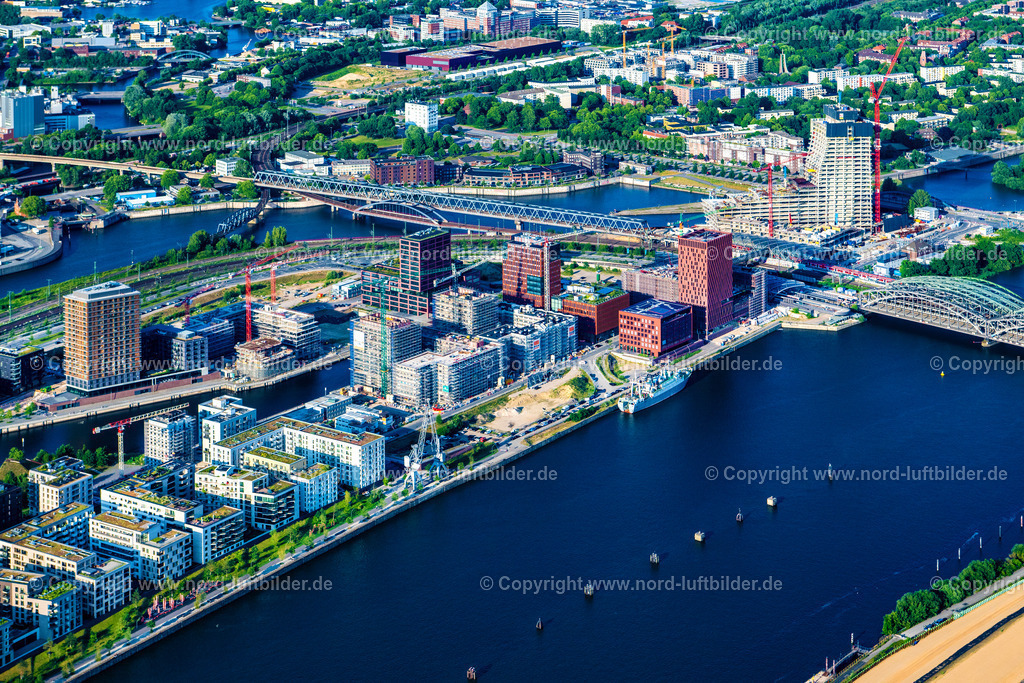 Hamburg_Baakenhafen_Elbtower_Elbbrücken_Hafencity_ELS_8148160625 | HAMBURG 16.06.2025 Baustellen für Wohn- und Geschäftshäuser im Baakenhafen entlang der der Baakenallee in der HafenCity in Hamburg, Deutschland. Weiterführende Informationen bei: AUG. PRIEN Bauunternehmung (GmbH & Co. KG),  BVE Bauverein der Elbgemeinden eG,  Baugenossenschaft Hamburger Wohnen eG,  Johann Daniel Lawaetz-Stiftung,  Richard Ditting GmbH & Co. KG,  bof architekten,  florian krieger - architektur und städtebau gmbh. // Construction sites for residential and commercial buildings in the Baakenhafen along the Baakenallee in HafenCity in Hamburg, Germany. Further information at: AUG. PRIEN Bauunternehmung (GmbH & Co. KG),  BVE Bauverein der Elbgemeinden eG,  Baugenossenschaft Hamburger Wohnen eG,  Johann Daniel Lawaetz-Stiftung,  Richard Ditting GmbH & Co. KG,  bof architekten,  florian krieger - architektur und staedtebau gmbh. Foto: Martin Elsen