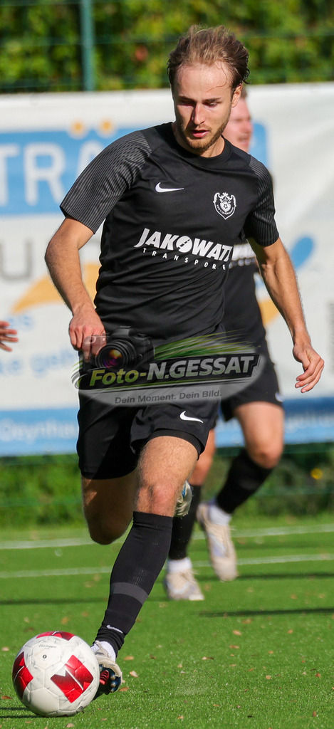 BV Stift Quernheim - TuS Dielingen | Auf dem Bild zu sehen: schwarz BV Stift Quernheim: Jarno Grote  BV Stift Quernheim, TuS Dielingen, Saison 26/27, Bezirksliga, Stift Quernheim, Deutschland - Realisiert mit Pictrs.com