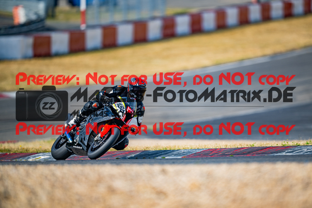 MaZZes_FotoMatrix_230719_8469 | ROT