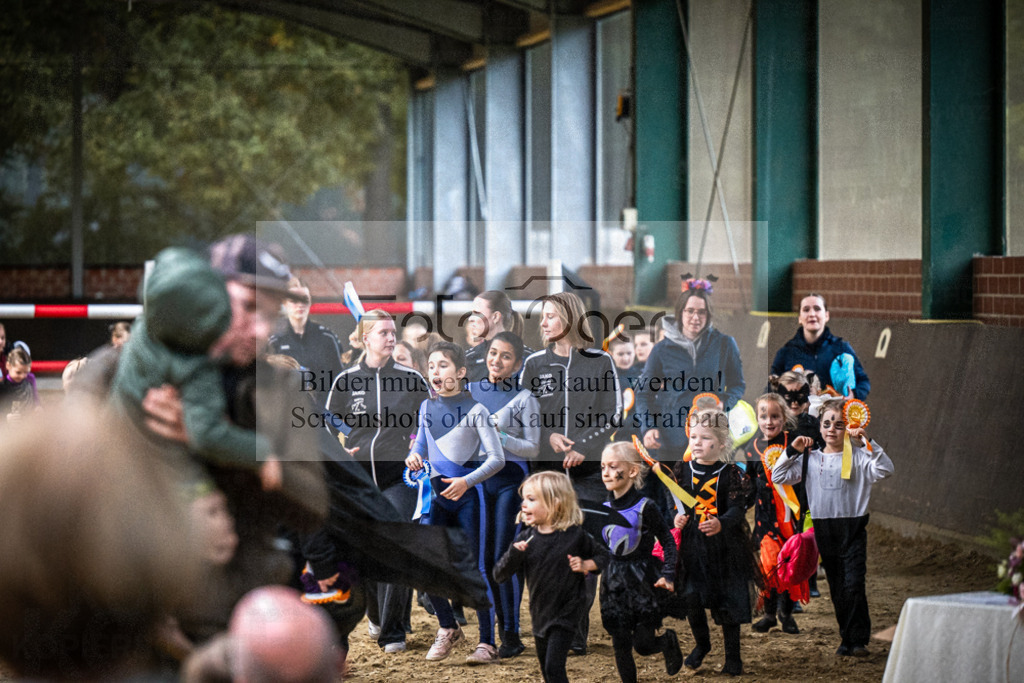 DOS_0471 | Entdecke hochwertige Reitturnierfotos von Foto Oger. Professionell, emotional und authentisch – jetzt Lieblingsmomente im Shop bestellen.Deutschlandweite Turnierfotografie. - Realisiert mit Pictrs.com