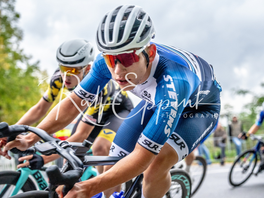 Ralf Eppink Photography 20250921_DSC09000 | Sportfotografie, Eventfotografie, Porträtfotografie, Radsport Fotograf, Triathlon Fotograf, Düsseldorf Fotograf, Köln Fotograf, Actionfotografie, Teamfotografie, Peoplefotografie, Business Portraits, Veranstaltungsfotografie, Reportagefotografie - Realisiert mit Pictrs.com