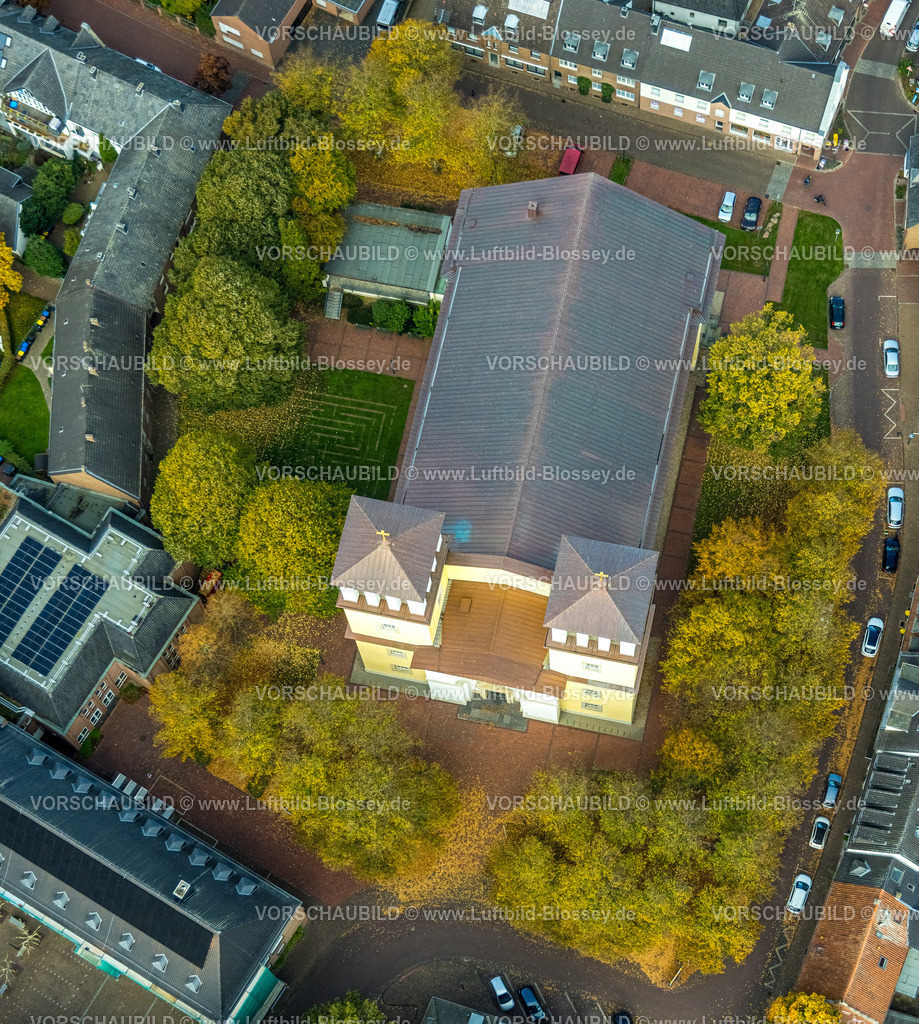 Rees251004888 | Luftbild, kath. Kirche St. Mariä Himmelfahrt, Rees, Niederrhein, Nordrhein-Westfalen, Deutschland