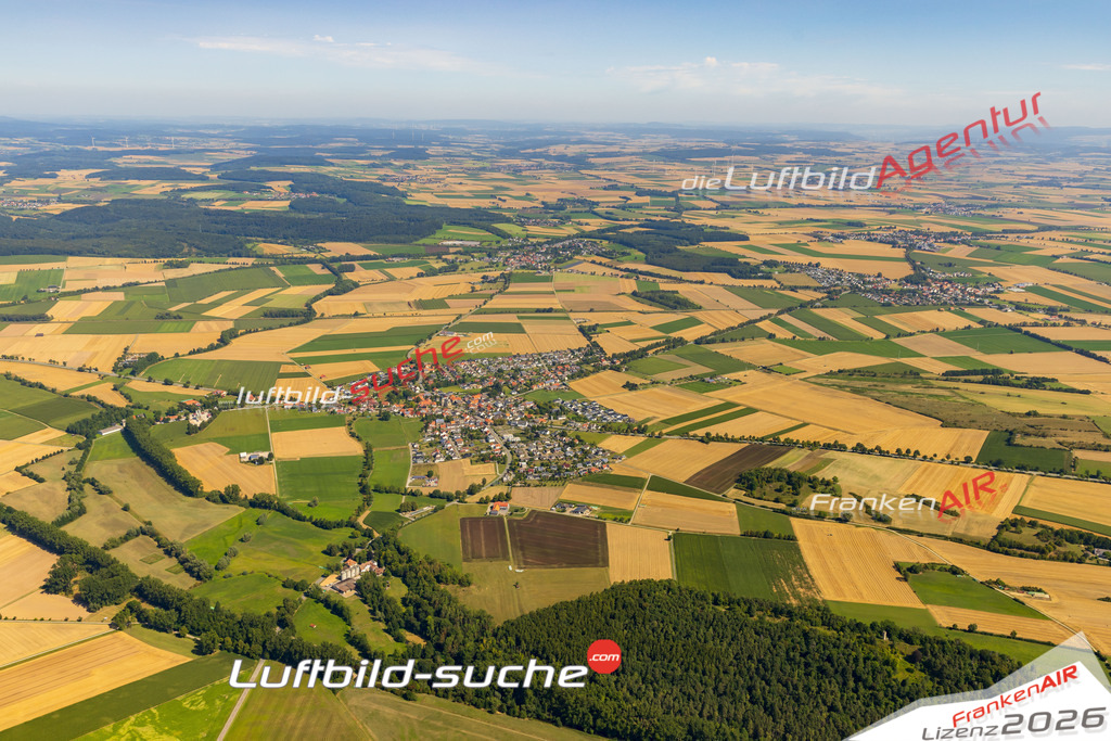 Schöne Luftaufnahme als Geschenk in Giershagen Warburg - Die Luftbildaufnahme wurde 2025 vom UL-Flugzeug heraus erstellt ( keine Drohne ) - Hochauflösende Luftaufnahme -Nicht vergleichbar mit Google Maps oder Satelittenbilder- Die Geschenkidee !Mit Lizenz und Bildrechte bestellbar
