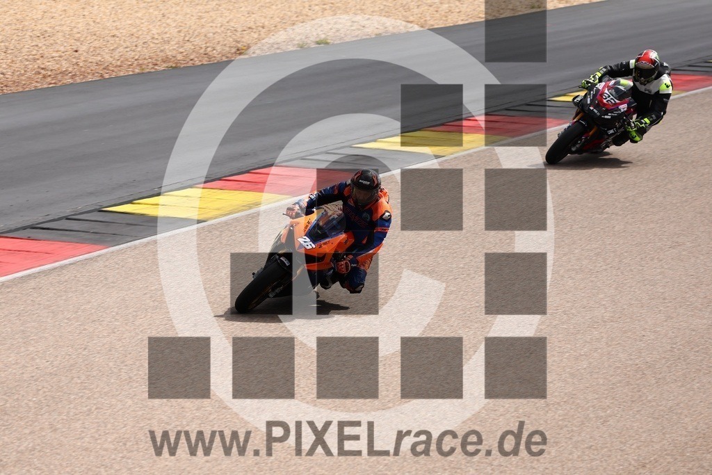 0026-20250422_02359 | Schöne Erinnerungen an spannende Momente - das festzuhalten ist unser Job. PIXELrace.de ist seit 2003 auf den Rennstrecken Europas unterwegs um die Action draußen beim Fahren und die wunderbare Stimmung imm Fahrerlager für euch einzufangen.