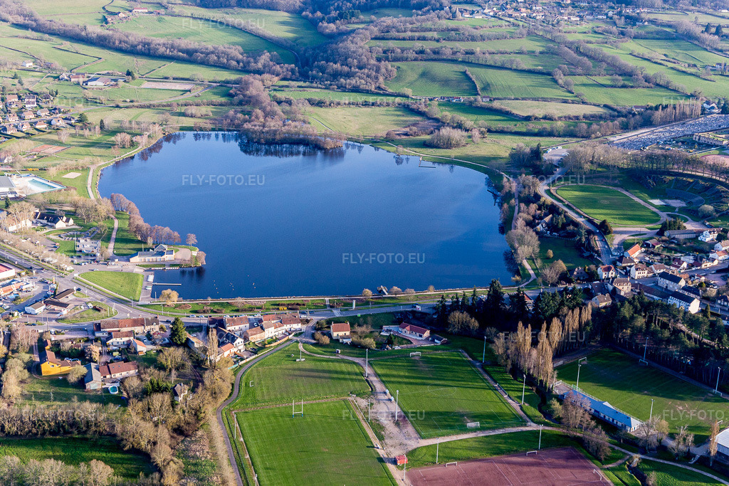 Vue aérienne: (Bourgogne) à Autun dans le département Saône et Loire, France. Photo: IMG_105458.jpg prise le 01/04/2018 par Werner Riehm/FLY-FOTO.euRésolution de l'original: 5472 x 3648 px
