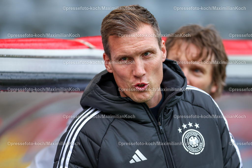 WUP14102402067 | 14.10.2024, Fußball, U20 Länderspiel Deutschland - Ghana, Stadion am Zoo, Wuppertal, Saison 2024 2025: Trainer Hannes Wolf (GER)