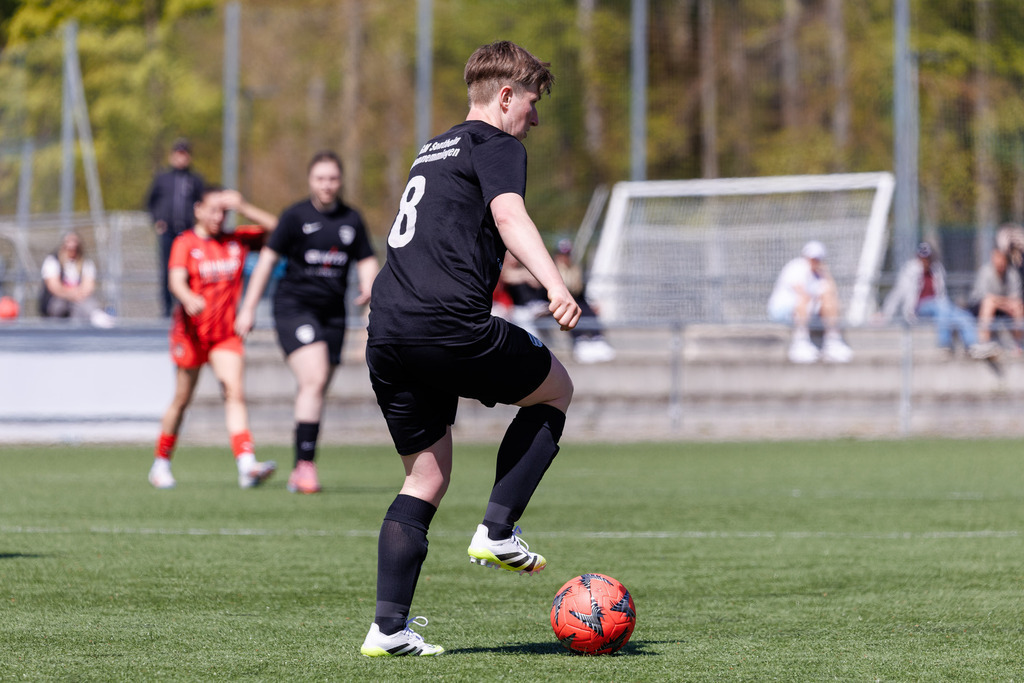 20260426-FCH-Hohenmemmingen_069 | 1.FC Heidenheim 1846 II vs. SGM Hohenmemmingen/Sontheim, Fußball, Frauen, Bezirksliga Meisterrunde, 2025/2026, 1. Spieltag, 26.04.2026 in Heidenheim, Kunstrasen b. Voith-Arena West(Foto: Michael Bulling) - Realisiert mit Pictrs.com