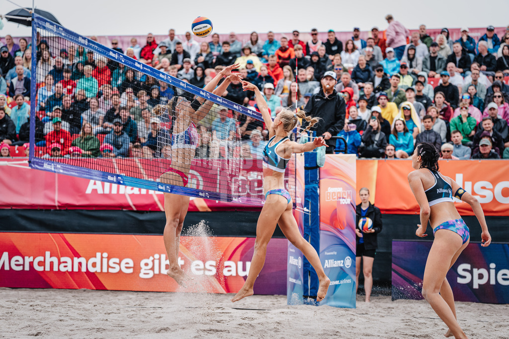 Beachvolleyball | Frauen | Allianz German Beach Tour 2024 | Tourstop Kühlungsborn 2 | 18.08.2024 | v.l. Sandra Ittlinger gegen Paula Schürholz