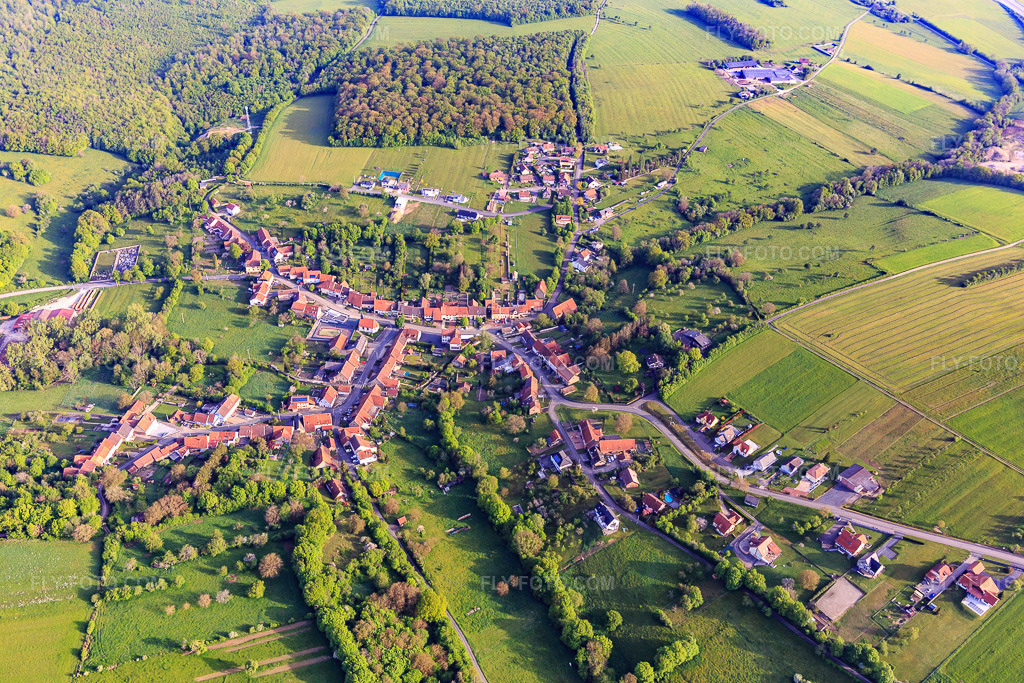 Aerial view: View of the town from the south in Burbach in the state Bas-Rhin, France.Photo: IMG_140627.jpg taken on 05/01/2024 by Werner Riehm/FLY-FOTO.comResolution of the original: 5472 x 3648 px