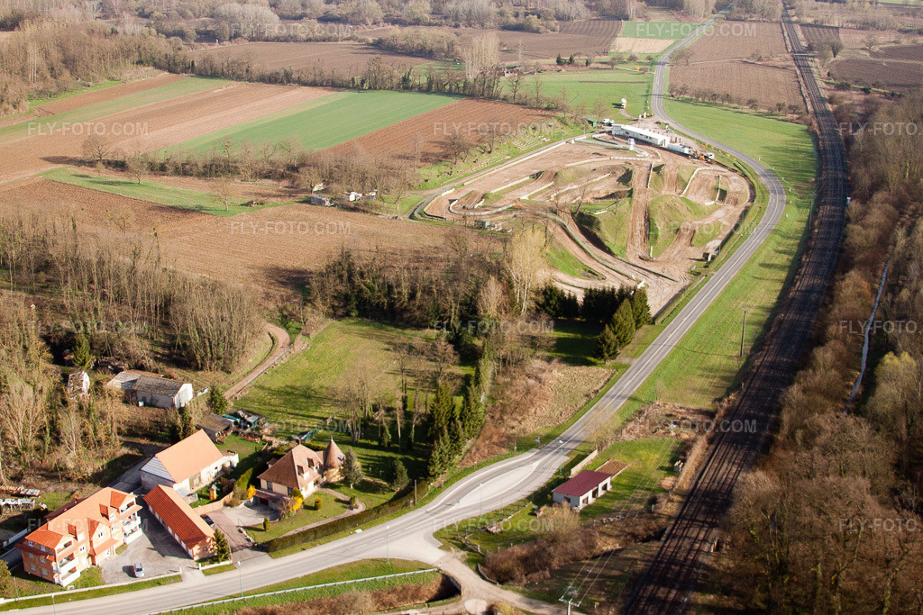 Aerial view: View of the town in Mothern in the state Bas-Rhin, France.Photo: IMG_25618.jpg taken on 04/02/2010 by Werner Riehm/FLY-FOTO.comResolution of the original: 4752 x 3168 px