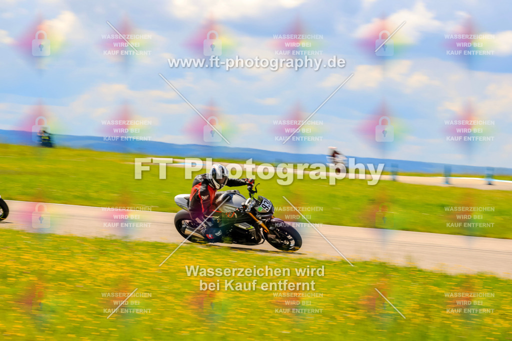 MotoTeam-0448 | Hier findet Ihr Bilder von Touristenfahrten auf der Nürburgring Nordschleife oder von anderen Veranstaltungen die ich besucht habe. Viel Spass beim Durch Schauen 