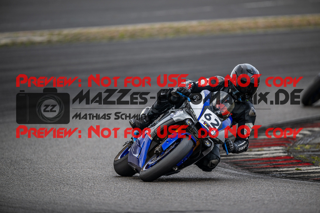 MaZZes_FotoMatrix_230719_4033 | ROT