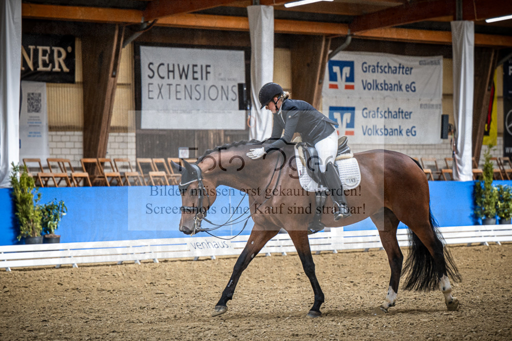 DOS_2133 | Entdecke hochwertige Reitturnierfotos von Foto Oger. Professionell, emotional und authentisch – jetzt Lieblingsmomente im Shop bestellen.Deutschlandweite Turnierfotografie. - Realisiert mit Pictrs.com