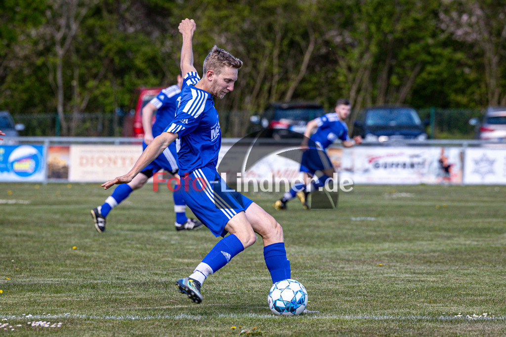 SG Hungerbach vs SV Eurasburg-Beuerberg | Meisterrunde Kreisklasse Gruppe C, SG Hungerbach vs SV Eurasburg-Beuerberg, 20240427,
Michael KERSCHBAUMER (SVEB 19) in Aktion,
2024-04-27 in Oberhasuen (Sportplatz Oberhasuen)
19 Michael KERSCHBAUMER (SVEB 19)
Copyright: WolfgangxLindner www.foto-lindner.de