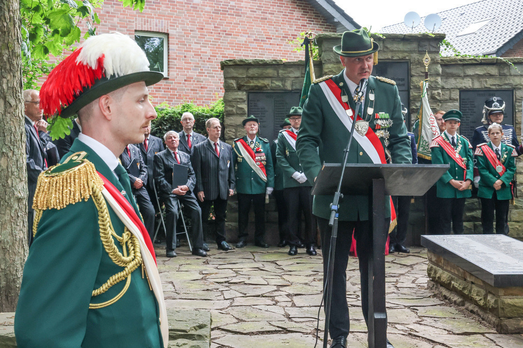 top-top.de 240531-093 | Foto, Video, Fotografie, Videografie, Fotobox, DJ, Discjockey, Musik, Musikbox, Veranstaltung, Photobooth, Amazon, Ebay, Buchtipp, Bestseller, Autor, Verlag, Buch, Wesel, Hamminkeln, NRW, Dinslaken, Rees, Drohne, Hochzeit, Party, Fotobox, Wesel, Fotograf